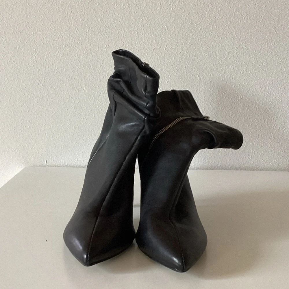 Dolce Vita Black Leather Pointed-Toe Ankle Boots‎ with Zipper Size 10